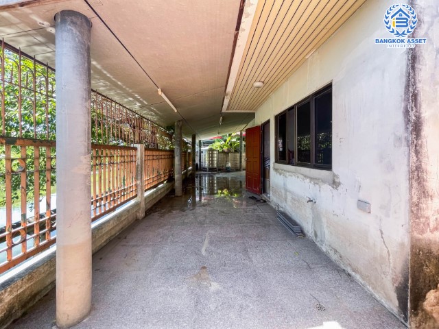 *****บ้านเดี่ยวมือสองเข้าเมืองสะดวก ม.บ้านสวยริมธาร3 พุทธมณฑล สาย3 เนื้อที่กว้างขวางถึง 73.2 ตร.ว. ฟังก์ชัน 3 ห้องนอน 3 ห้องน้ำ 2 ที่จอดรถ บ้านสภาพดี โครงการดี สามารถเข้าอยู่ได้เลย บนทำเลแห่งการเดินทาง เชื่อมต่อหลายเส้นทาง